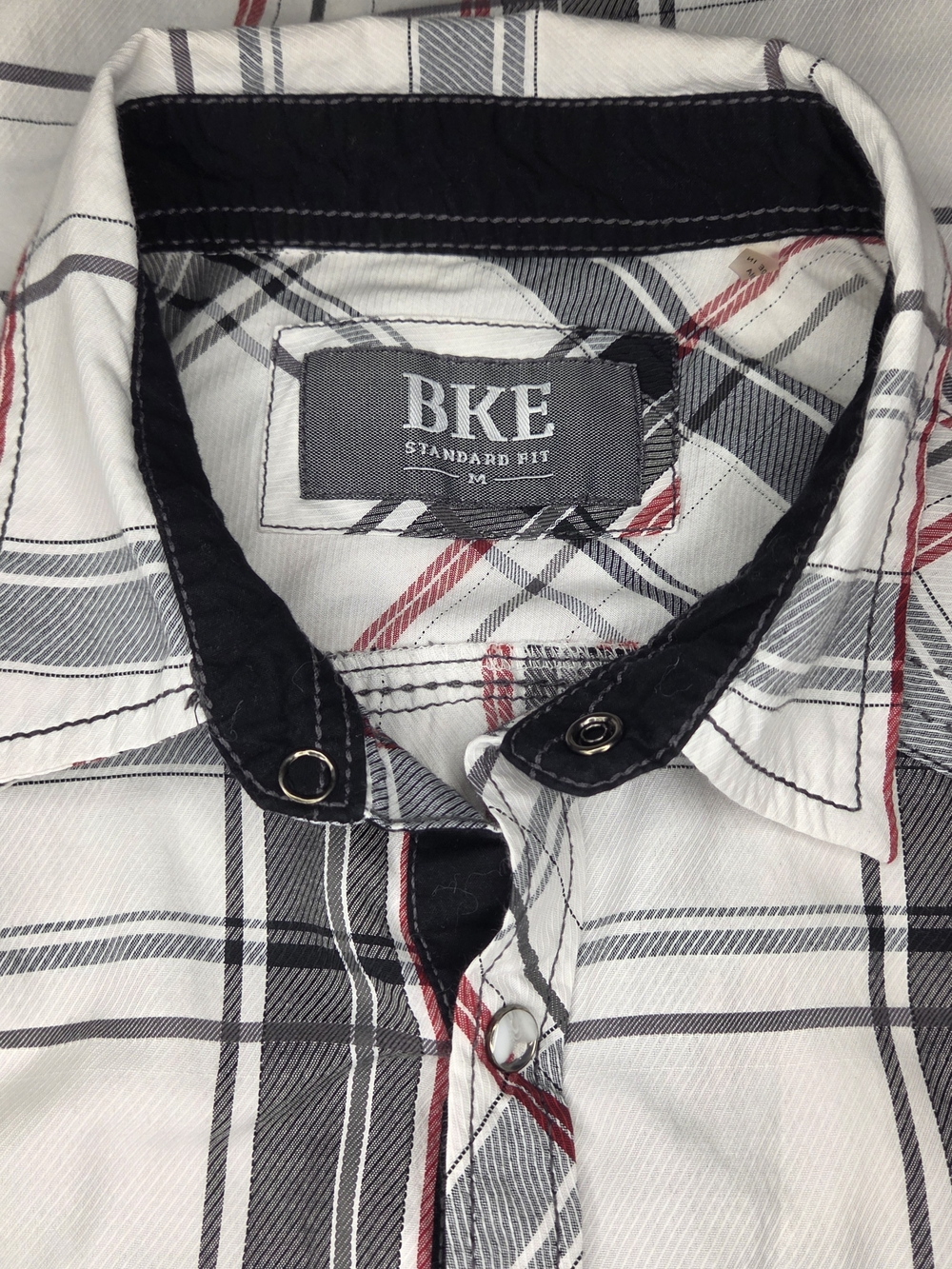 BKE Pearl Snap Women's Plaid Button-up Shirt Size Medium - Picture 7 of 8